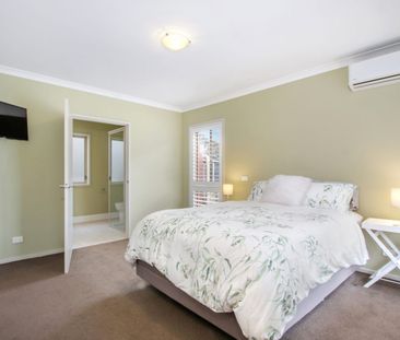 Location, location - Photo 4