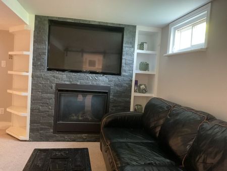 For Lease - 2 Columbia Street, St. Catharines, Ontario - Photo 2