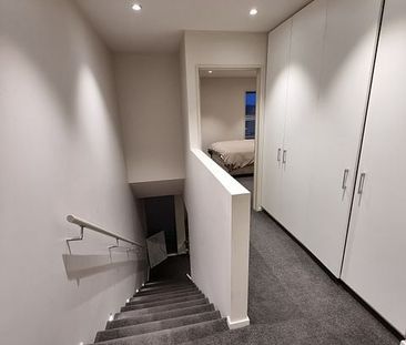 Architecturally designed warm house w/white ware - Photo 5