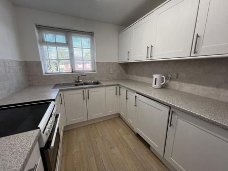 2 bedroom flat to rent - Photo 4