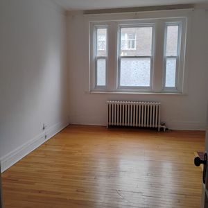 NDG - Nice 3 1/2 Heated For Rent - Photo 2