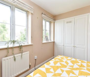 4 bedroom semi-detached house to rent - Photo 5