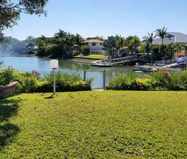 Waterfront Family Living in a Prime Currumbin Waters Location - Photo 4