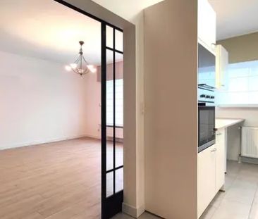 Ruim appartement in Avelgem, waar stijl en functionaliteit s - Photo 1