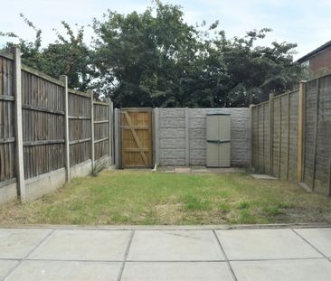 Vera Crescent, Rainworth, Notts, NG21 - Photo 4