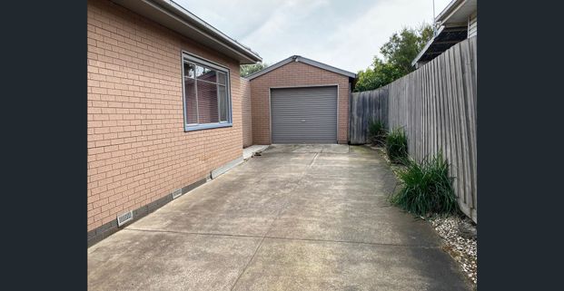 2 bedroom home in quiet location - 6 MONTH LEASE - Photo 1