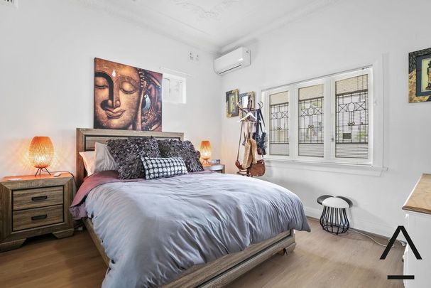 Charming Three-Bedroom Home in a Prime Earlwood Location - Photo 1