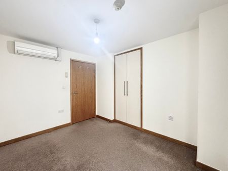 2 Bedroom Apartment, Rothesay Avenue, London - Photo 3