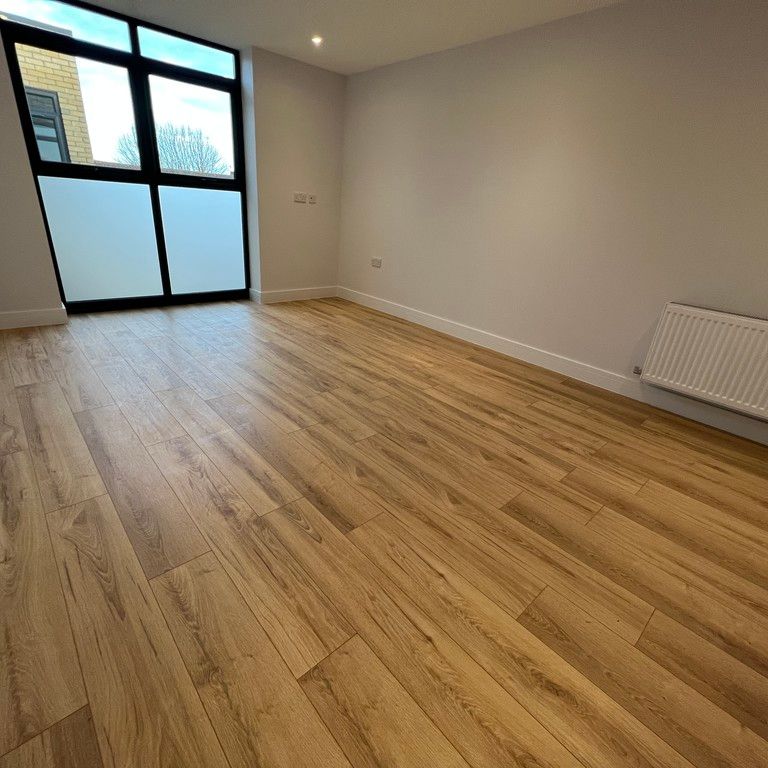 5 Townsend Road, Southall, UB1 1HA - Photo 1