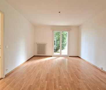 "Schöne Wohnung mit Gartensitzplatz + eigenem Eingang" - Photo 3