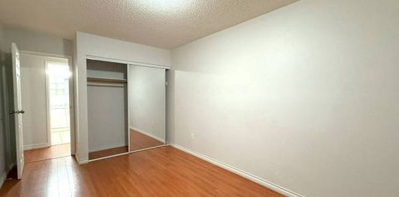 *MOVE IN BONUS* 2 bedroom 1 bathroom - Photo 2