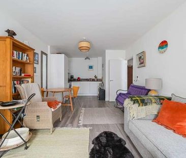 Cornwell House, East Ham, E6 - Photo 2