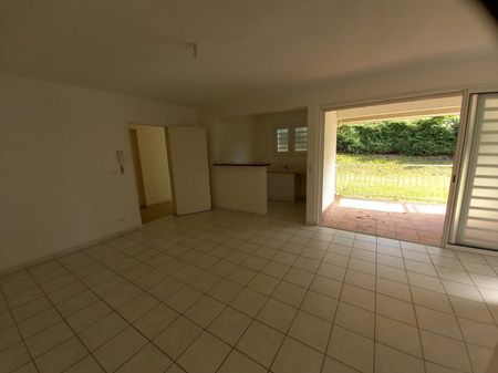 Appartement à louer, 2 pièces - Le Diamant 97223 - Photo 3