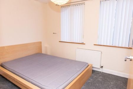 4 Elmcourt, 315 Beersbridge Road, Belfast, BT5 5DS - Photo 2