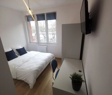 Location Maison 7 pièces 170m² LILLE 59000 - Photo 2