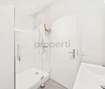 Newly renovated 2.5-room penthouse apartment in a central location ... - Foto 2