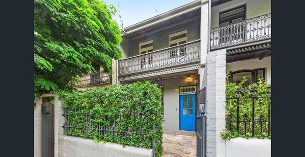 WELL PRESENTED NORTH FACING TERRACE IN CONVENIENT LOCATION! - Photo 1