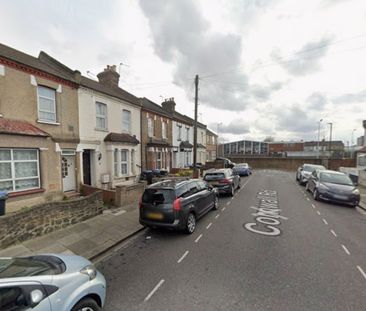 Studio Flat, Cornwall Road, N18 - Photo 1