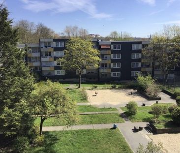 Mitten in Steele! Familiengerechte 3-Raum-Wohnung mit großem Balkon... - Photo 1