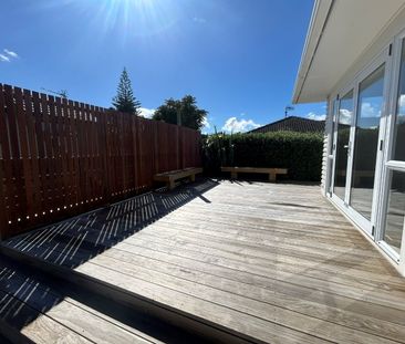 Large Sunny Deck - Mt Maunganui - Photo 6