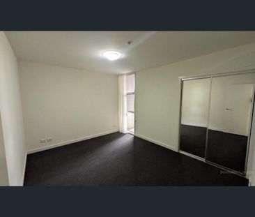 Freshly Renovated & Ready to Move In! - Photo 2