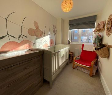 4 bedroom end of terrace house to rent - Photo 3