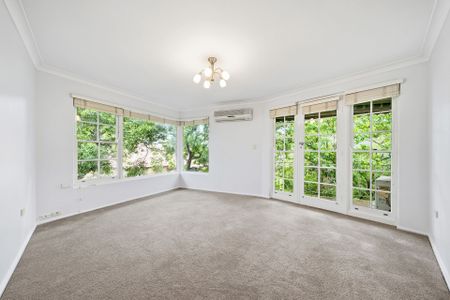 Peaceful Rear-Positioned Apartment in Leafy Setting &ast;&ast; Available Now &ast;&ast; - Photo 5