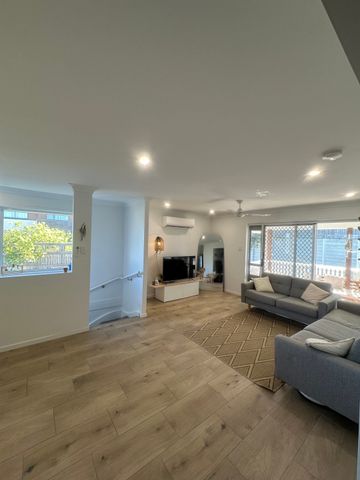 Springfield Central - Photo 2