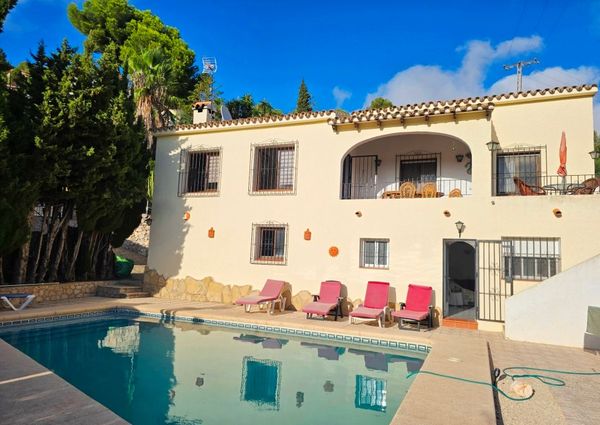 SPACIOUS VILLA FOR RENT FOR LONG TERM INCLUDING SUMMER