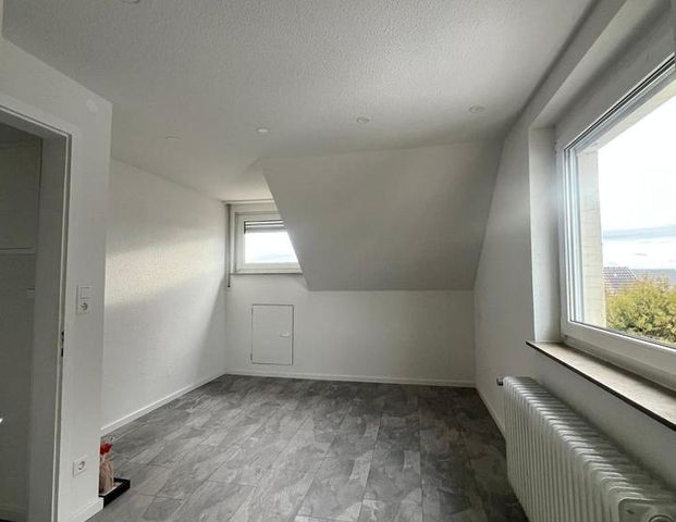 Erstbezug nach Kernsanierung: Stilvolle helle Wohnung Dachgeschos - Foto 1