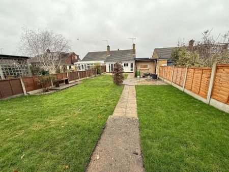 2 bedroom semi-detached bungalow to rent - Photo 2