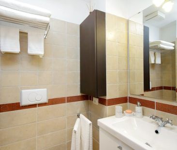 Via Cincinnato, Rome, Lazio 00175 - Photo 5