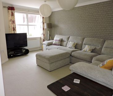 3 bedroom house to rent St. Lawrence Place, Sovereign Harbour North... - Photo 6