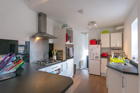 3 bedroom flat to rent - Photo 3