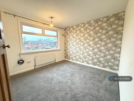 3 bedroom semi-detached house to rent - Photo 3