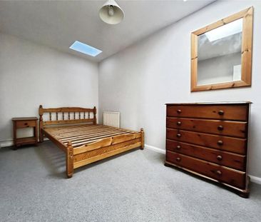 3 bedroom end of terrace house to rent - Photo 4