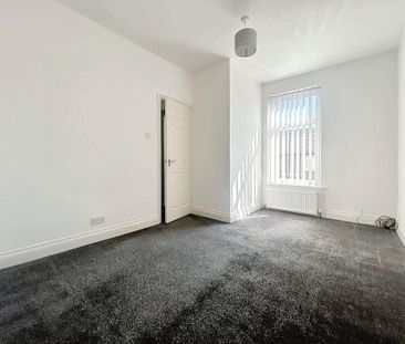 2 bed terraced house to rent in NE24 - Photo 3