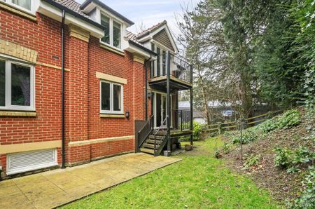 2 bedroom flat to rent - Photo 2