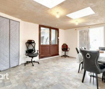 4 bedroom detached house to rent - Photo 3