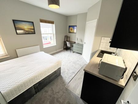 Studio to rent - Photo 3