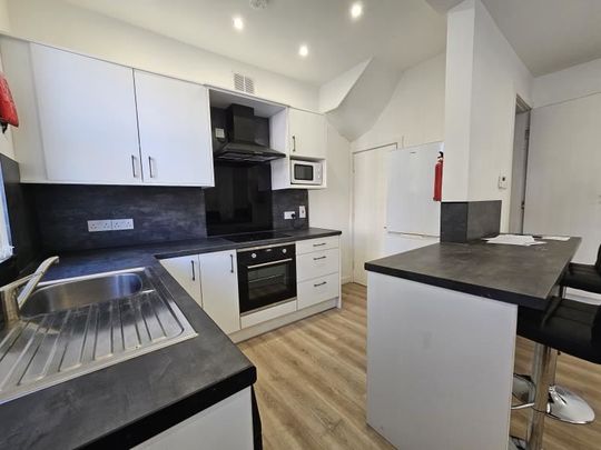 Beechwood Avenue, Burley - Photo 1