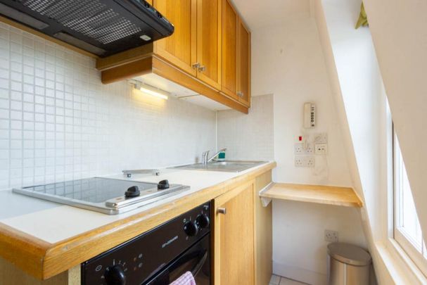 Studio to rent - Photo 1