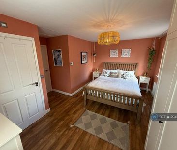 4 bedroom semi-detached house to rent - Photo 5
