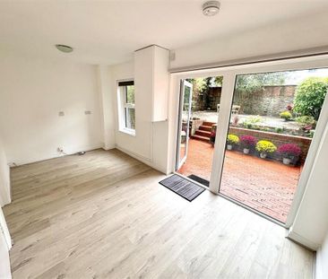 4 Bed Terraced House, Princess Victoria Street, BS8 - Photo 2