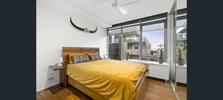 Edgewater Estate Gem - Photo 3