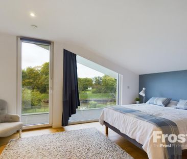 4 bedroom detached house to rent - Photo 2