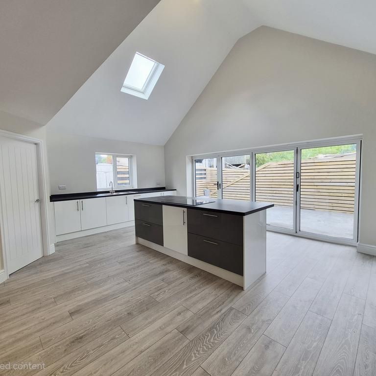 4 bedroom house to rent - Photo 1