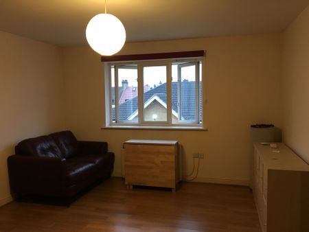 2 bed Flat in Heath Court Stanley Close, New Eltham, SE9 2BB - Photo 3