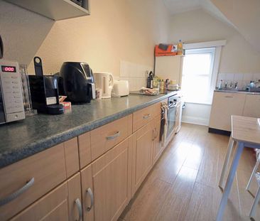 Large and bright spacious house share - Photo 3
