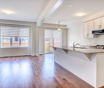 For Lease - 39 Cisco Drive, Whitby, Ontario - Photo 6